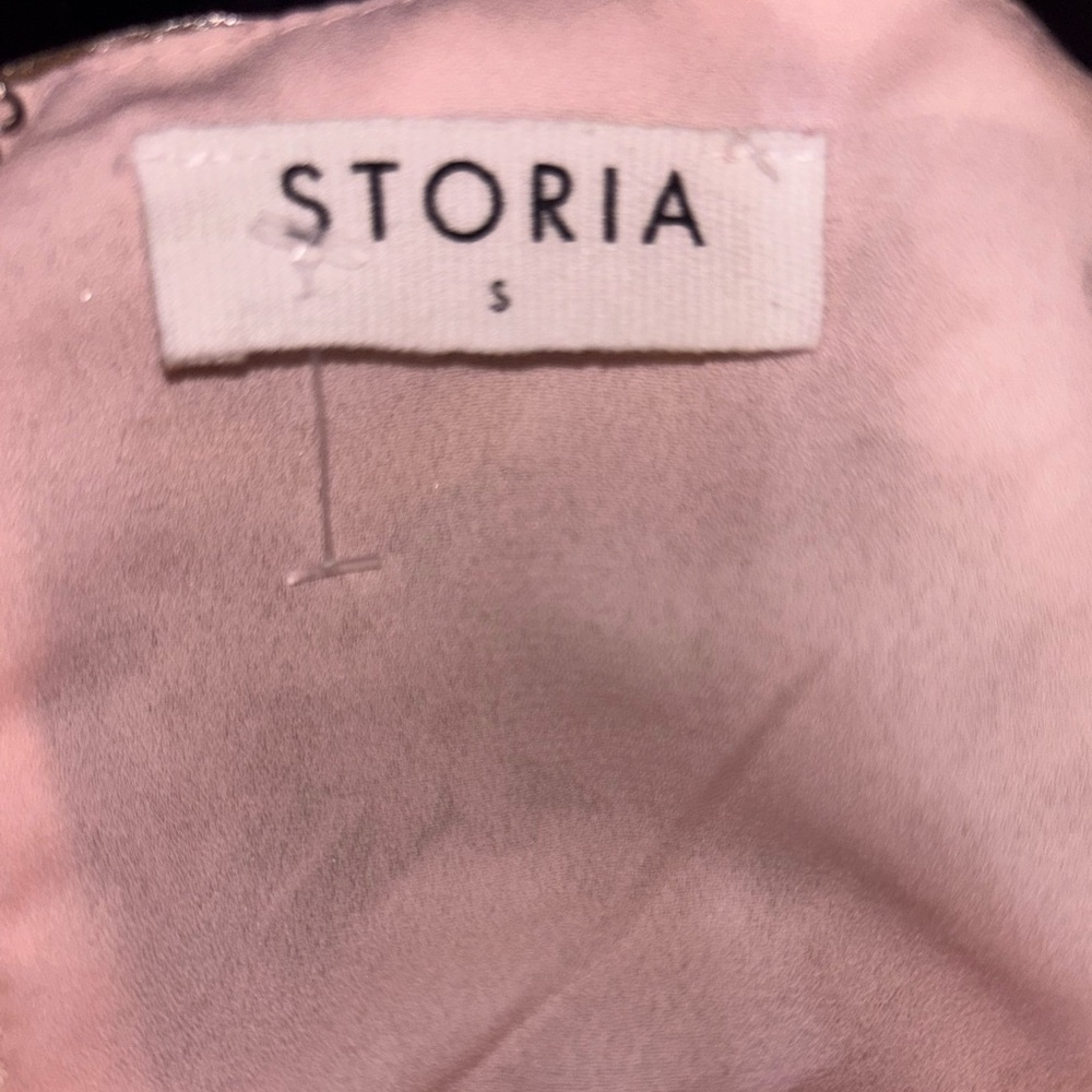 Storia Pink Dress with Puff Sleeves - Picture 3 of 4